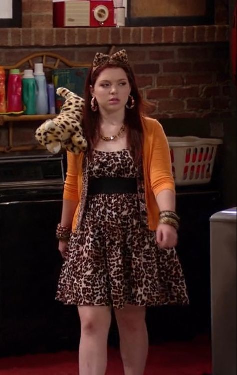 Harper Finkle, Hannah Montana Outfits, Channel Outfits, Scene Queen, Wizards Of Waverly, Book Dress, Halloween Makeup Diy, Alex Russo, Wizards Of Waverly Place