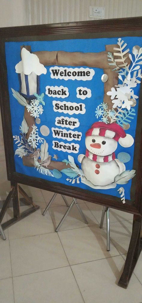 Welcome board Winter Season Board Decoration For School, Bulletin Board Ideas For Winter Season, Winter Day Decoration In School, Winter School Bulletin Board Ideas, Christmas Chart Ideas For School, Welcome Board Decoration Ideas School, Welcome Back To School Bulletin Boards, Softboard Ideas, Christmas Board Decoration