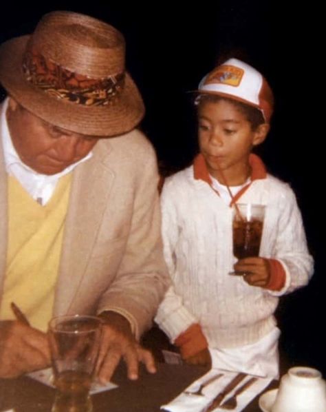 The story behind the first time Tiger Woods met Sam Snead—and the cool photo of them together - Golf Digest Sam Snead, Leicester Tigers, Golf Pga, Golf Digest, Aime Leon Dore, Golf Wear, Tiger Woods, Golf Fashion, Pga Tour