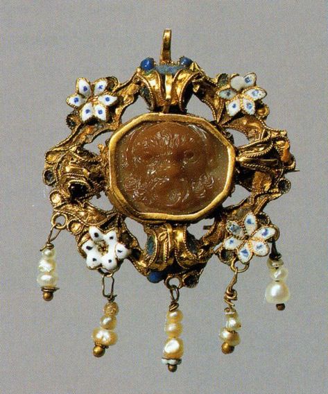 South German (?)    Dress Ornament, early 17th century; cameo: 16th century (?)    Cameo: agate; mount: enameled gold and pearls- Art Institute of Chicago Baroque Jewelry, Ancient Jewels, German Dress, Enamel Jewellery, Ancient Jewellery, Historical Jewellery, The Art Institute Of Chicago, Medieval Jewelry, Cameo Jewelry