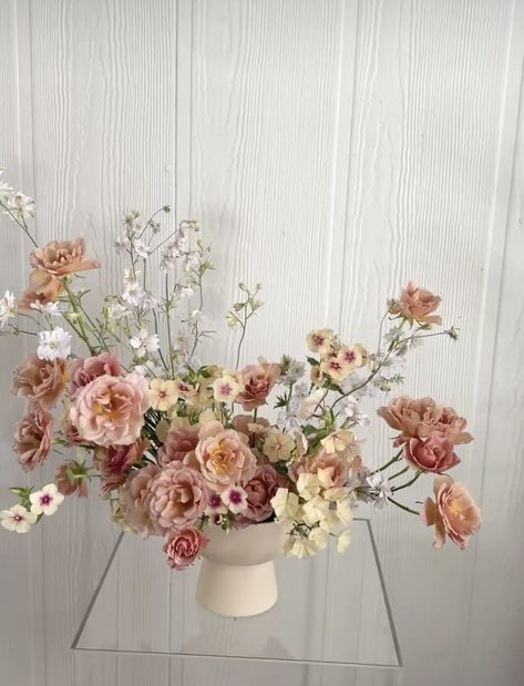 Neutral Color Flower Arrangements, Ethereal Flower Arrangements, Neutral Pink Flower Arrangements, Protea Wedding Table Decor, Pale Pink Floral Arrangements, Peachy Floral Arrangements, Pink Peach Flower Arrangement, Peonies Arrangement, Peach Fuzz Wedding Flowers