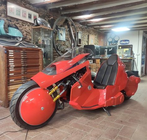 Real-life Shotaro Kaneda’s Akira electric moto by Bel&Bel One Wheel Motorcycle, Akira Bike, Cafe Fighter, Shotaro Kaneda, Bike Sketch, Batman Pictures, Motorbike Design, Concept Motorcycles, Tech Toys