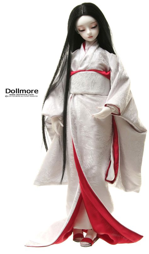 Ball jointed Doll sold by Dollmore.  I am thinking of making a kimono and obi like this one. White Japanese Aesthetic, Ancient Japanese Clothing, Butterfly Kimono, Doll Kimono, Kimono Doll, Big Doll, Japanese Traditional Clothing, Kimono Obi, Red Kimono