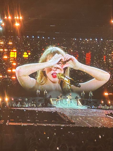 Eras Tour Nashville Night 3, Eras Tour Nashville, Eras Tour Fearless, Harry Taylor, Taylor Swfit, Taylor Core, Taylor Swift Drawing, Era Tour, Fearless Era