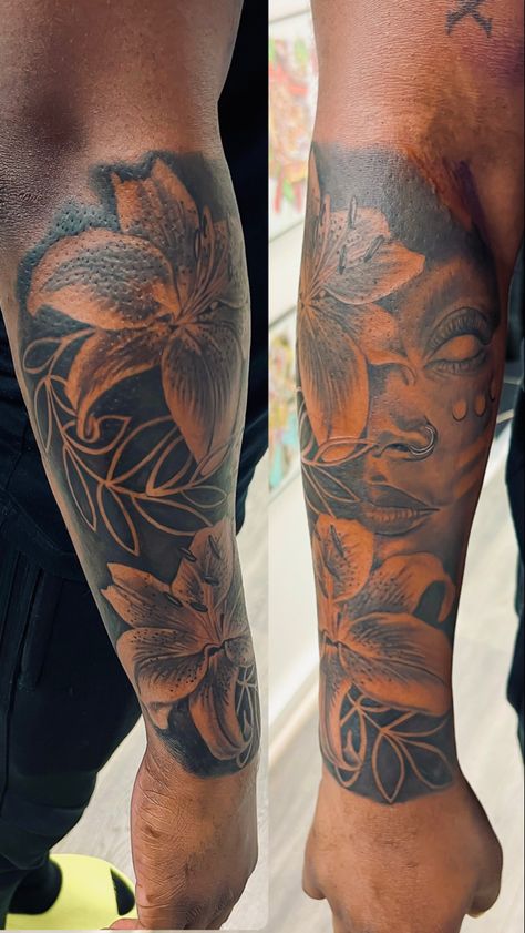 Tattoo Art #tattoo #blacktattoo #blackart #tattooface #tattooideas #flowertattoo Visionary Art Tattoo, Flower Tattoos Sleeve Black Women, African Themed Tattoos, African Flowers Tattoo, African Theme Tattoo, Garden Tattoo Sleeve Black Women, Male Flower Tattoo, Flower Tattoos Dark Skin, Black Women Sleeve Tattoo Ideas Flowers