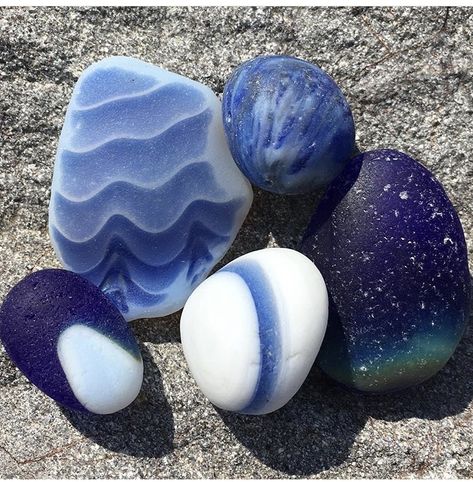 Sanra cruz sea glass Sea Glass On Beach, Sea Glass Collection, Sea Glass Colors, Cobalt Glass, Sea Glass Beach, Pretty Rocks, Sea Pottery, Cool Rocks, Blue Sea Glass