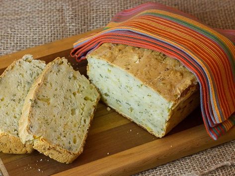 Italian Cheese and Parsley Bread Recipe Recipe With Mozzarella Cheese, Recipe With Mozzarella, Recipe For Banana Bread, Traditional Bread Recipe, Dessert Loaf, Recipes With Mozzarella Cheese, Savory Bread Recipe, Bread Biscuits, Homemade Baked Bread