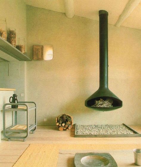 YESTERDAY’S VISUAL MAGAZINE on Instagram: “Terence Conran, c. 1985  • • • • • • • • • • #terenceconran #80s #fireplace #fireplacedesign #countrylife #minimalism #design #furniture…” 80s Fireplace, Conran Interiors, 1980s House, 1980s Decor, 90s Interior, Living In The Past, Castle Rooms, 70s Interior, Terence Conran