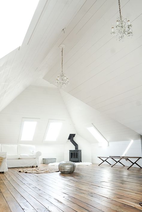 Shiplap Attic, Attic Family Room, White Pillars, Ikea Sectional, Attic Room Ideas, Loft Attic, Ikea Ektorp, White Loft, Attic Design