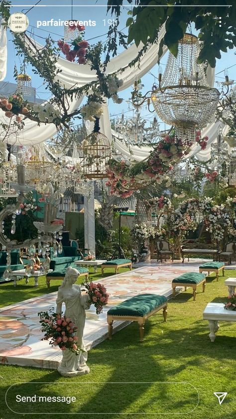 Indian Castle Wedding, Outdoor Desi Wedding, Fancy Garden Wedding, Japanese Wedding Aesthetic, Shaadi Theme, Outdoor Nikkah Decor, Rich Asian Wedding, Birthday Venue Ideas, Outdoor Pakistani Wedding