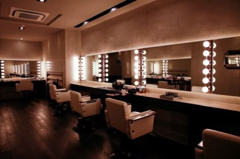 Salon Suites, Salon Interior Design, Dream House Rooms, Makeup Room, Luxury Homes Dream Houses, Green Rooms, Dressing Room Design, Beauty Room, Dance Studio