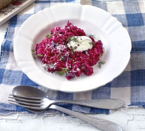 Risotto Recipes Vegetarian, Beetroot Risotto, Italian Rice Dishes, Vegetarian Risotto, Beetroot Recipes, How To Make Risotto, Risotto Recipes, God Mat, Roasted Beets