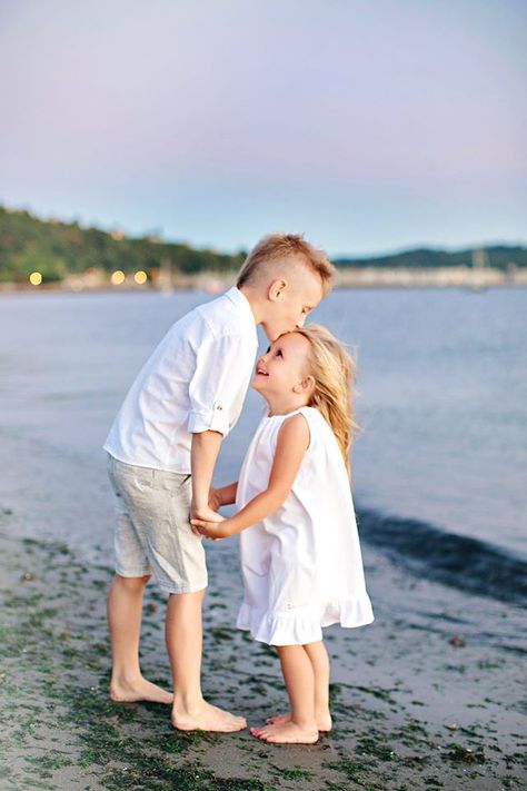 Summer family photo shoot, beach family photos, summer pictures, summer family photos, summer family photo ideas, beach themed ideas. Sand, nautical, water, beach, brother, sister, sibling, love, family, photography. Sister Beach Pictures, Sibling Beach Pictures, Brother Sister Pictures, Brother Sister Photos, Sibling Photography Poses, Sibling Photo Shoots, Beach Pictures Kids, Sibling Pictures, Sister Photography