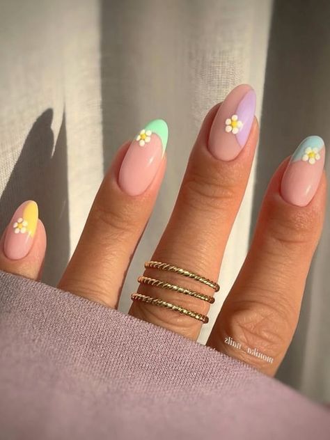 Really Short Easter Nails, Easter Nail Inspo 2023, Plain Easter Nails, Cute Easter Nails Easy, Matte Easter Nails, Floral Easter Nails, Eastern Nails Ideas, Pastel Easter Nails Almond, Easy Easter Nail Art