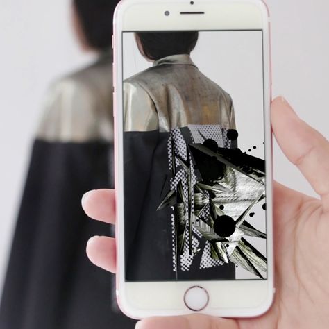 Augmented Reality clothing by Kailu Guan Parsons New York, Immersive Technology, Ar Experience, Augmented Reality Art, Augmented Virtual Reality, Digital Retail, Fashion Communication, Virtual Reality Technology, Fashion Leaders