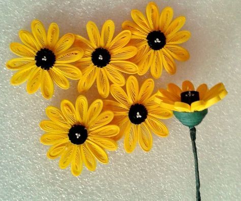 Quilling Beginners, Quilling Sunflower, Modern Quilling, Quilling Flowers Tutorial, Quilling Images, Quilling Paper Art, Quilling Flower Designs, Quilled Flowers, Paper Quilling Tutorial