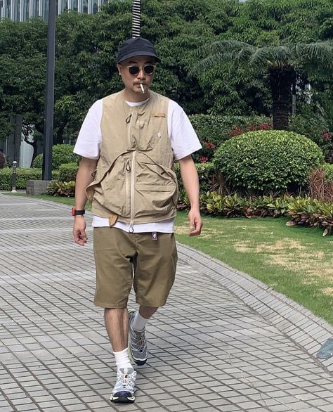 Japan Camping Style, Utility Vest Outfit Men, Men Hiking Outfit, Japan Style Outfits, Utility Vest Outfit, Hiking Outfit Men, Ootd Boy, Japan Ootd, Solo Hiking