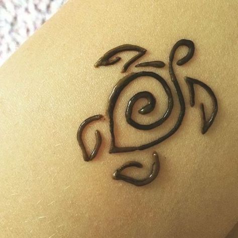 Super Easy Henna Designs For Beginners, Henna On Shoulder Design, Masculine Henna For Men, Boy Henna Designs, Manly Henna, Boys Henna, Boy Henna, Henna Turtle, Chest Henna