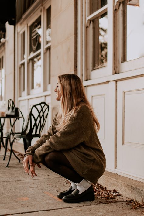 Small Town Aesthetic Photoshoot, Small City Photoshoot, Small Downtown Photoshoot, Small Town Photoshoot Ideas, Downtown Photoshoot Poses, Old Town Photoshoot, Small Town Photoshoot, Downtown Photoshoot Ideas, Downtown Photoshoot Senior Pics