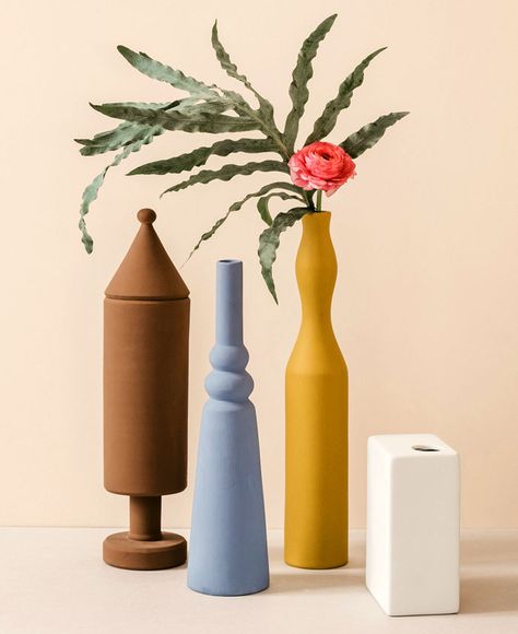 Ceramic Vases Inspired by Giorgio Morandi Still Life Paintings - InteriorZine Giorgio Morandi, Vases Ceramic, Still Life Paintings, Life Paintings, Keramik Vase, Ceramic Vases, Design Geometric, Arte Floral, Still Life Painting