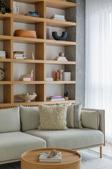 Bookcase Behind Sofa, Built In Shelves Living Room, Shelf Decor Living Room, Bookshelves In Living Room, Bookcase Design, Vase Large, Home Library Design, Living Room Shelves, Room Shelves