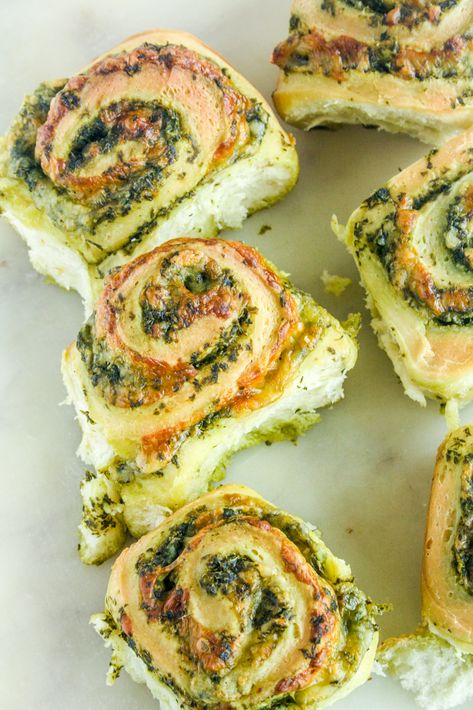 Pesto Mozzarella Rolls (Eggless) Mozzarella Rolls, Pesto And Mozzarella, Pesto Mozzarella, Pesto Cheese, Low Carb Drinks, Homemade Pesto, Cooking And Baking, Pesto, Mozzarella