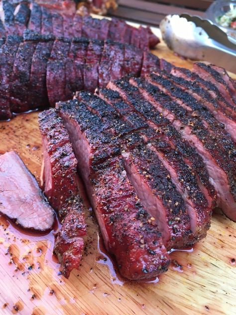 Smoked Tri Tip Recipe, Tri Tip Recipes, Tri Tip Recipe, Tritip Recipes, Bbq Beef Short Ribs, Cooking Tri Tip, Smoked Tri Tip, Ceramic Grill, Offset Smoker