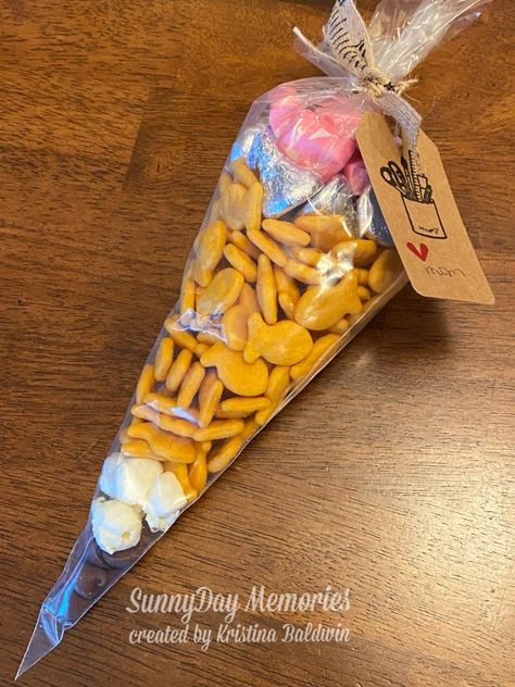 The Perfect Pencil for Back to School Kindergarten Party, Start Of School, Teacher Appreciation Cards, Kiss Pink, Virtual Card, Corner Bookmarks, School Birthday, Appreciation Cards, Pencil Eraser