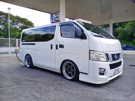 Custom van Nissan Caravan Modified, Modified Van, Van Modified, Nissan Caravan, Caravan, Nissan, Projects To Try, Cars, Van