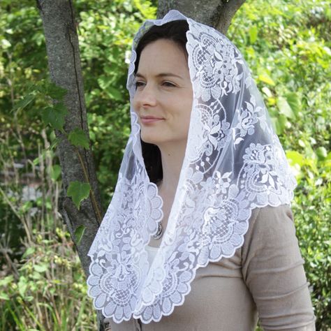 The Historic Christian Tradition Behind Mantillas/Chapel Veils Lace Mantilla Veil, Christian Head Covering, Chapel Veils, Catholic Veil, Lace Mantilla, Mantilla Veil, Beautiful Veil, Catholic Women, Hijab Wedding Dress