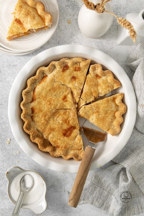 Easy Classic Peach Pie with Canned Peaches - Ice Cream From Scratch Peach Pie From Canned Peaches, Canned Peach Pie Recipes, Peach Pie Filling From Canned Peaches, Canned Peach Pie Filling Recipes, Peach Pie Canned Peaches, Peach Pie With Canned Peaches, Peach Pie Recipes Easy, Canned Peach Pie, Best Peach Pie Recipe