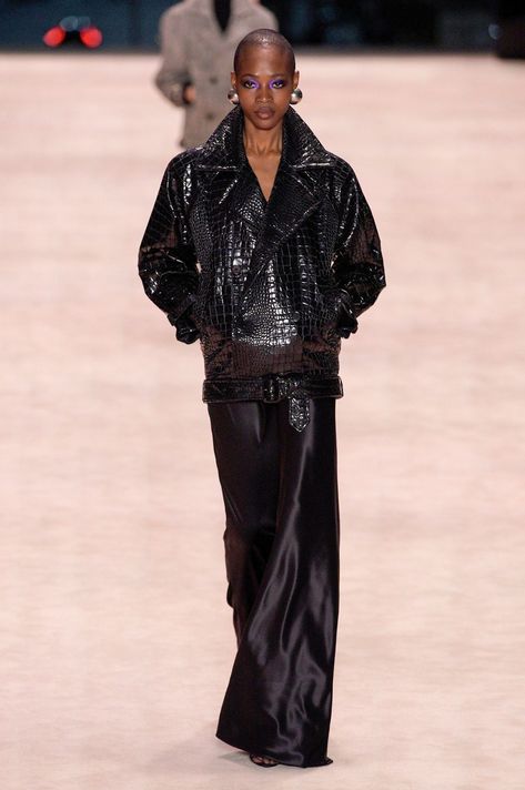 Saint Laurent Fall 2022, Ysl Runway, Winter Glamour, Ysl Fashion, Freakum Dress, 90s Runway Fashion, Winter 22, Fall 23, Trendy Winter