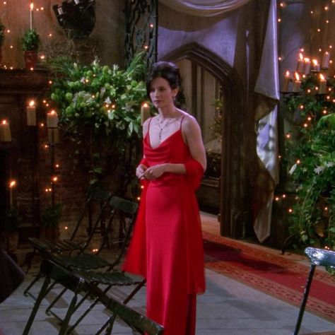 Friends Monica Geller, Friends Monica, Monica Friends, Monica Gellar, Monica Dress, Monica Geller, Bright Winter, Holiday Red, Dress Codes