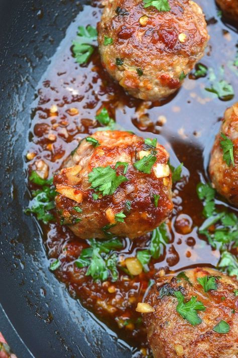 Recipe for Asian Pork Meatballs Asian Pork Meatballs With Ginger Honey Sauce that are also Gluten Free Asian Pork Meatballs, Pork Mince Recipes, Ground Pork Recipes, Ginger Honey, Asian Pork, Mapo Tofu, Pork Meatballs, Honey Sauce, Mince Recipes