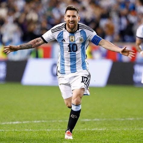 Messi Running, Messi Wallpaper Argentina, Fifa Pictures, Fifa Worldcup 2022, Messi Wallpaper, Argentina Team, Fifa Mobile, Doodle Videos, Lionel Messi Wallpapers