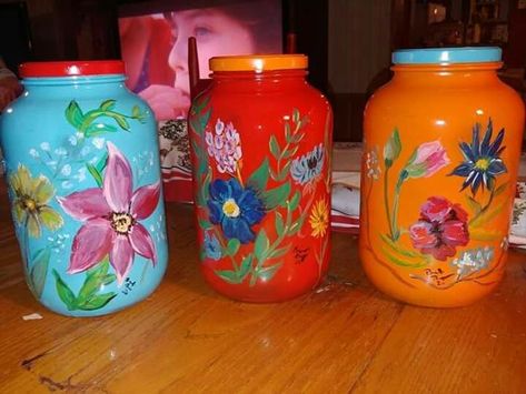 hand painted pickle jars Pickle Jars Repurposed, Pickle Jar Crafts Diy, Pickle Jar Crafts, Upcycle Glass Jars, Mason Jar Uses, Upcycle Jars, Old Mason Jars, Painting Glass Jars, Diy Recycled Projects