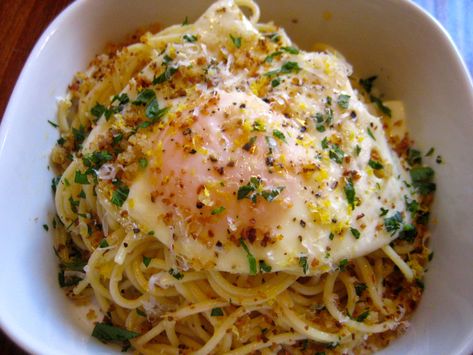 Pasta Garlic, Oil Pasta, Lemon Spaghetti, Olive Oil Pasta, Egg Pasta, Fried Eggs, Quail Eggs, Spaghetti Squash, An Egg