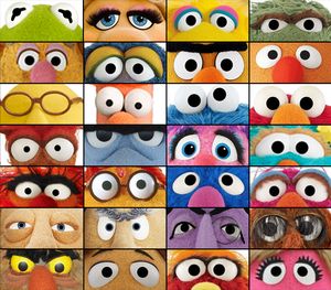 How to make professional puppet eyes. Using plastic spoons, craft foam, ping-pong balls and other common materials, you can make amazing eyes for your puppet. Puppet Stage, Professional Puppets, Puppets Diy, Puppet Patterns, Sock Puppets, Puppet Making, Kermit The Frog, Jim Henson, Finger Puppets