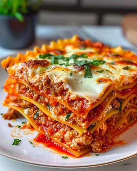 Stanley Tucci Recipes 🍝🍛🌭🍕 | Triple Cheese Meat Lasagna 😍😋 | Facebook Meat Lasagna, Lasagna Ingredients, Lasagna Noodles, Soul Food Dinner, Favorite Recipes Dinner, Delicacy Food, Food Therapy, Healthy Food Motivation, Yummy Comfort Food