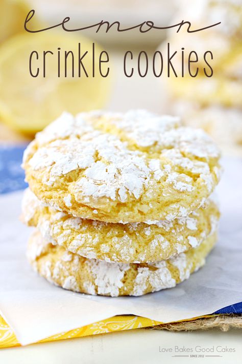 These Lemon Crinkle Cookies are so easy and they only have 4 ingredients! They will remind you of sunshine and warmer days! Meyer Lemon Recipes, Lemon Cake Mix Cookies, Lemon Cookies Easy, Recipe Cheesecake, Crinkle Cookies Recipe, Lemon Crinkle Cookies, Homemade Snickers, Gooey Cookies, Fitness Humor