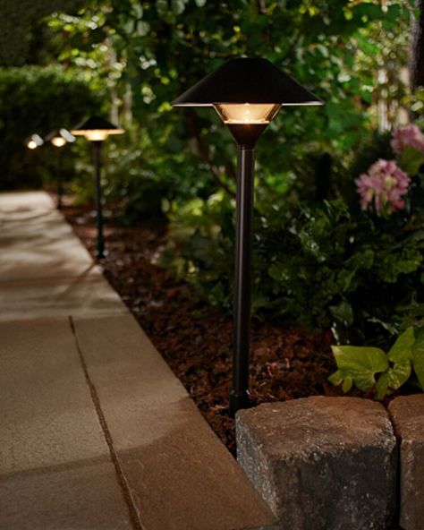 Yard Lighting Ideas Landscaping, Exterior Path Lighting, Walkway Solar Lights, Garden Light Design, Landscaping Solar Lights Ideas, Yard Solar Lighting Ideas, Best Solar Lights Outdoor, Garden Path Lighting Ideas, Path Lights Walkways