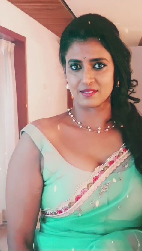 Kasthuri Actress Bold, Kasturi Actress, Ava Green, Indian Woman, Beautiful Women Over 40, Indian Actress Hot Pics, Hot Pics, Bra Panty, Happy Weekend