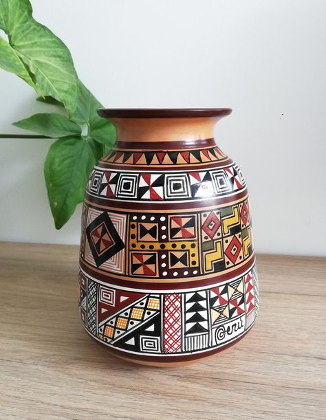 Inca Decor, Peruvian Art Design, Peruvian Decor, Inca Art Peru, Peruvian Ceramics Pottery, Peru Folk Art, Peruvian Souvenirs, Peruvian Pottery, Peru Art