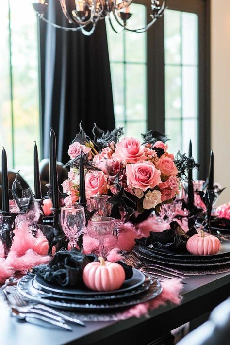 halloween_decorations_pink_and_black (46) Dinner Room Decor, Pink And Black Halloween, Bday Brunch, Halloween Wonderland, 19th Bday, Gothic Wedding Theme, Pink Party Theme, Halloween Party Table, Halloween Tablescape