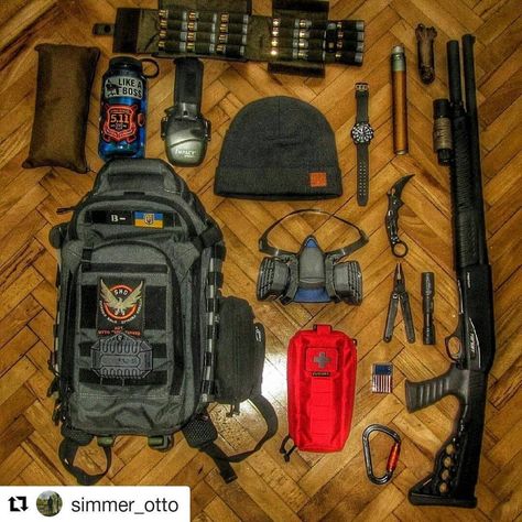 Civilian Kit, Zombie Apocalypse Items, Zombies Apocalypse Survival, Zombie Survival Gear, Zombie Survival Kit, Survival Pack, Apocalypse Survival Gear, Apocalypse Gear, Doomsday Survival