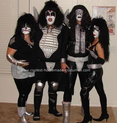 Homemade KISS Group Costume: I have always had a fascination with KISS costumes, but the authentic ones are SUPER expensive…and I never had enough people to join me. This year, I was Kiss The Band Costumes Diy, Kiss Band Costume, Gene Simmons Costume, Kiss Halloween Costumes, Band Costumes, Kiss Group, Kiss Costume, Football 49ers, Clever Halloween Costumes