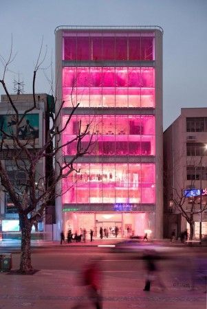 Pink Barbie store - Shanghai. This would have been pure heaven for me as a kid! Barbie Store, Tout Rose, Colourful Buildings, Barbie House, Pink Houses, Everything Pink, Photo Images, Barbie World, Facades