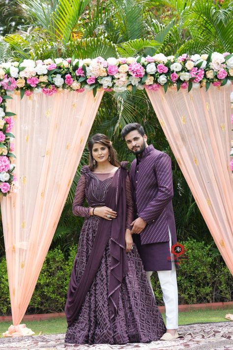 Couple Dress For Sangeet Function, Engagement Bride Groom Dress, Matching Sherwani And Lehnga, Bridal Couple Dress Indian, Sagai Dress For Couple, Engagement Bride And Groom Indian, Twining Outfits For Couples Indian, Roka Outfit Indian Couple, Groom And Bride Matching Outfit