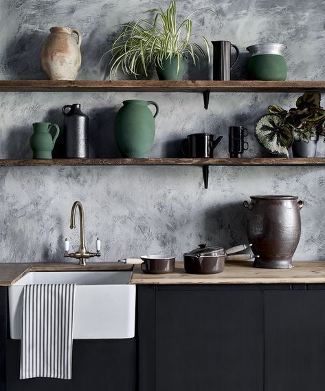 Lime Wash Walls, Venetian Plaster Walls, Black Chalk Paint, Traditional Kitchen Design, Washing Walls, Diy Chalk Paint, Annie Sloan Paints, Kitchen Colour Schemes, Kitchen Images