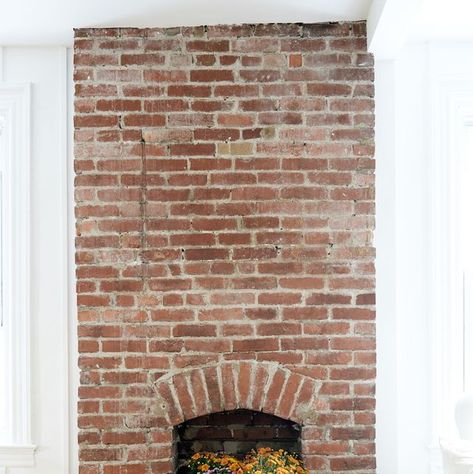 empty fireplace with flowers Fireplace Without Hearth Ideas, Ideas For Non Working Fireplace, Closed Fireplace Decor, No Fire Fireplace, Fireplace Without Fire, Blocked Fireplace Ideas, No Mantel Fireplace Ideas, Disused Fireplace Ideas, Nonfunctional Fireplace Ideas